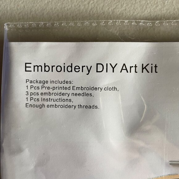 New Embroidery DIY Art Kit Set Pre-Printed Cloth Tools Beginners & Enthusiasts - Picture 4 of 10